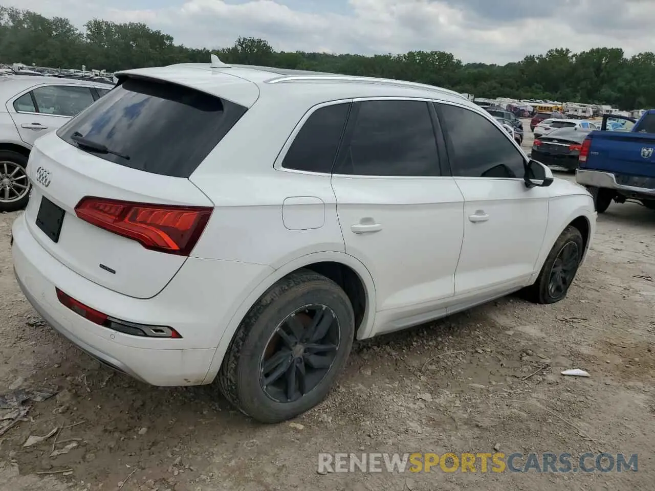 3 Photograph of a damaged car WA1ANAFY4L2021302 AUDI Q5 2020