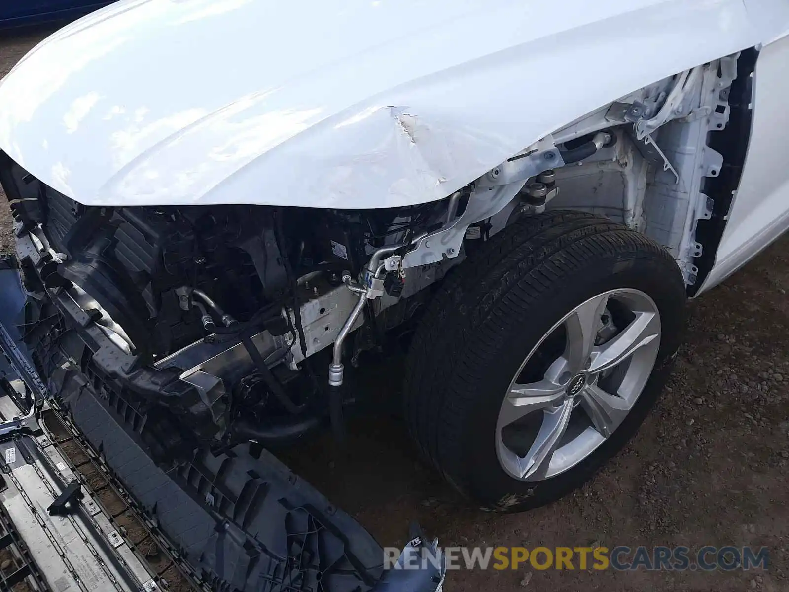 9 Photograph of a damaged car WA1ANAFY4L2064473 AUDI Q5 2020