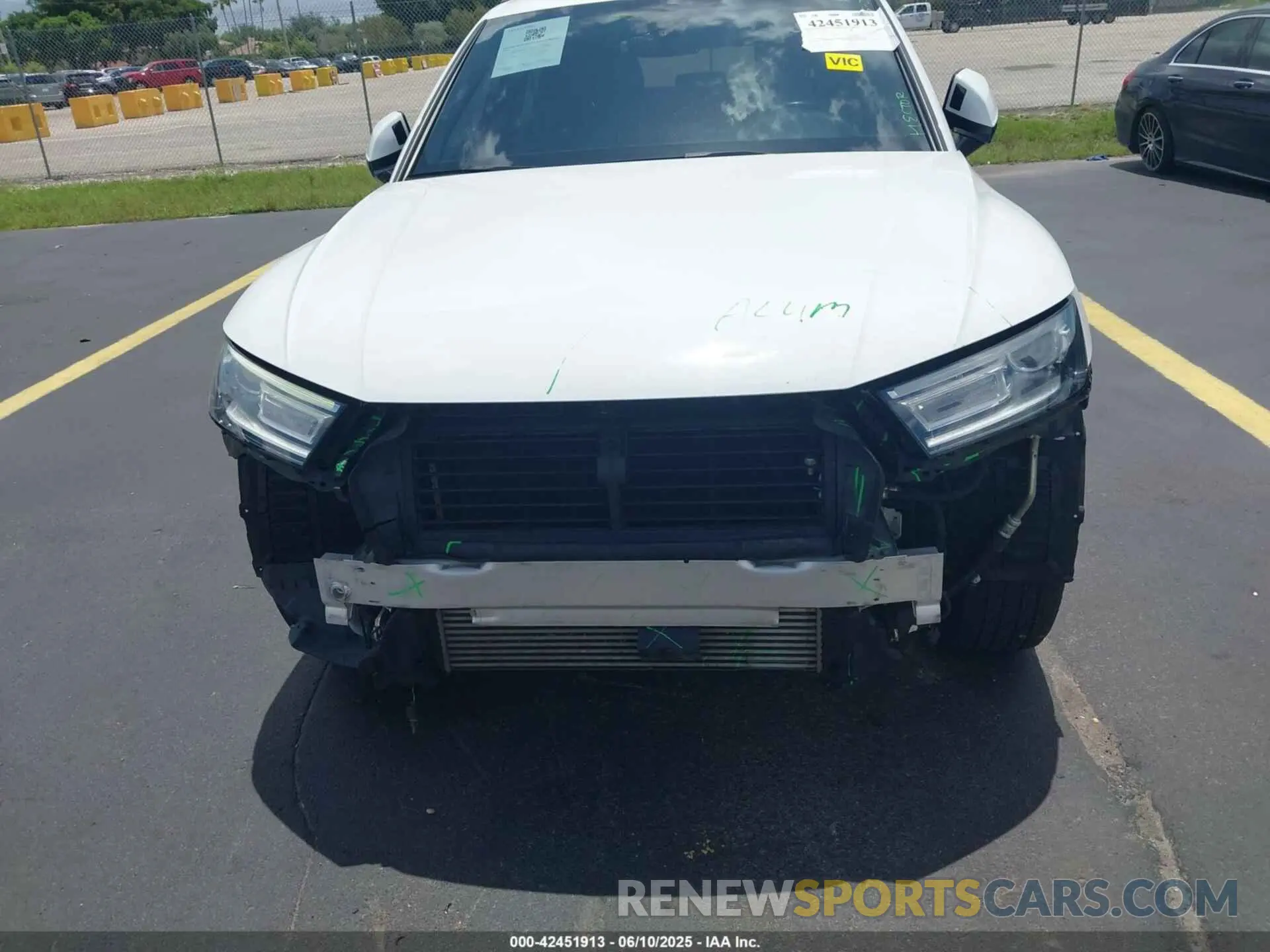 6 Photograph of a damaged car WA1ANAFY4L2106527 AUDI Q5 2020