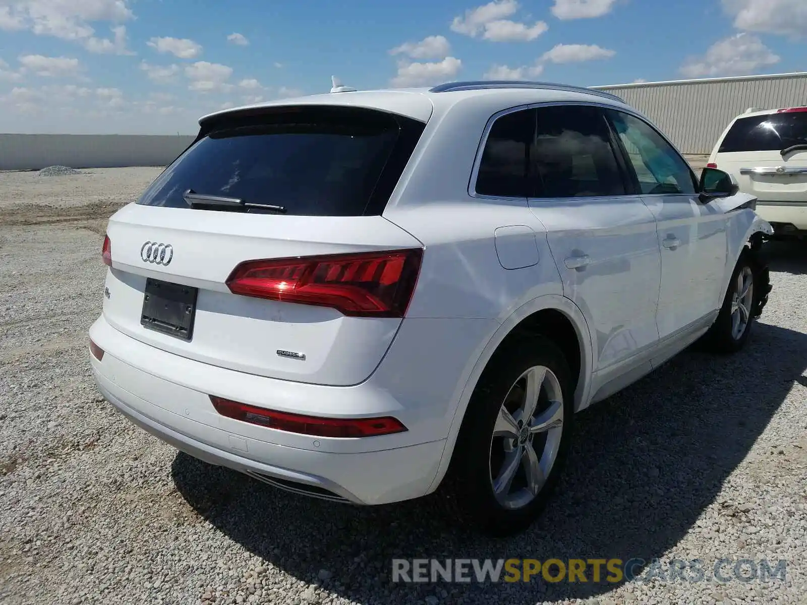 4 Photograph of a damaged car WA1ANAFY5L2010034 AUDI Q5 2020