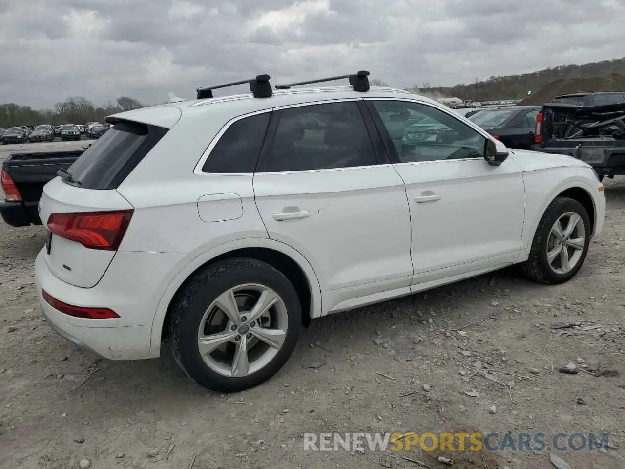 3 Photograph of a damaged car WA1ANAFY5L2034477 AUDI Q5 2020