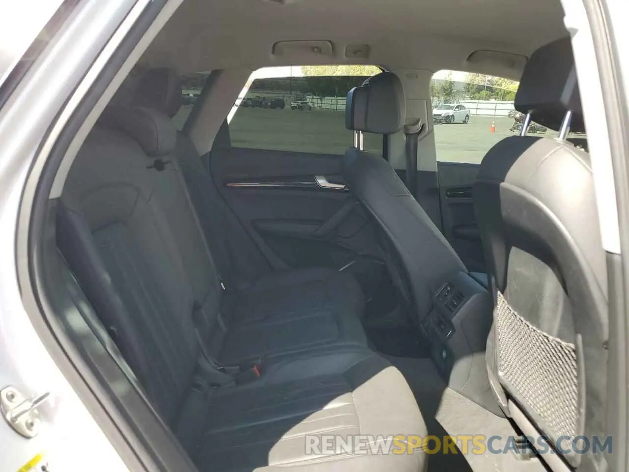 10 Photograph of a damaged car WA1ANAFY5L2039890 AUDI Q5 2020