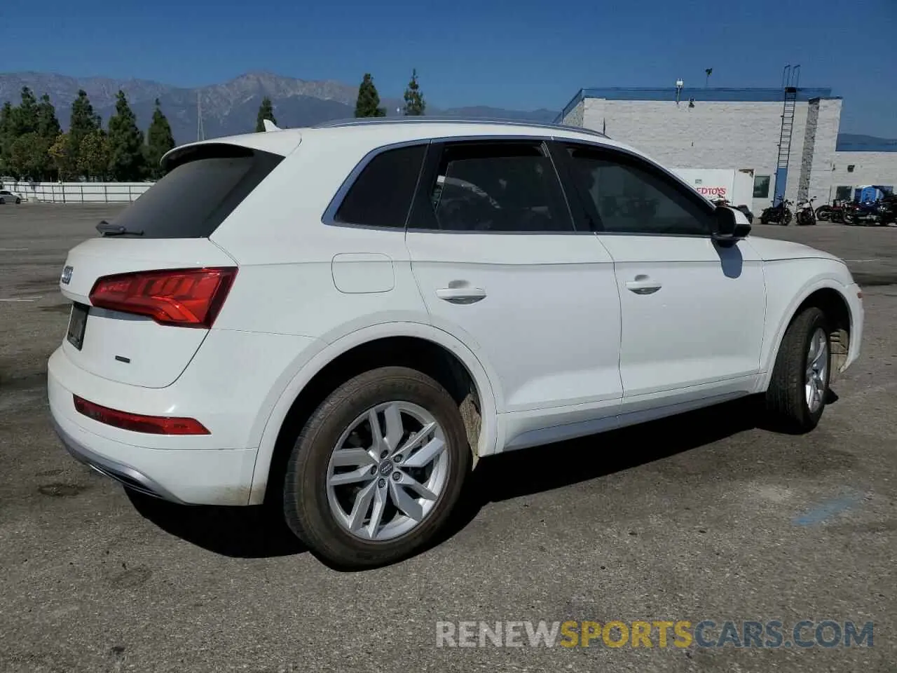 3 Photograph of a damaged car WA1ANAFY5L2039890 AUDI Q5 2020