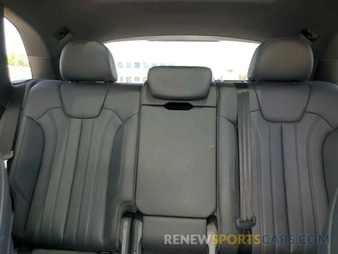 10 Photograph of a damaged car WA1ANAFY5L2091374 AUDI Q5 2020