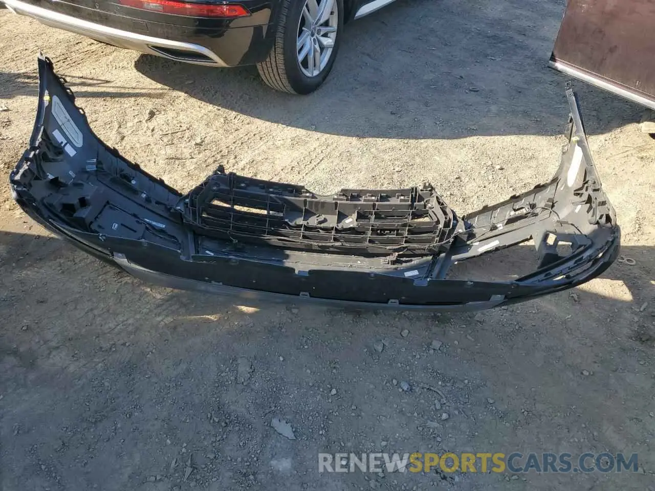13 Photograph of a damaged car WA1ANAFY6L2021138 AUDI Q5 2020