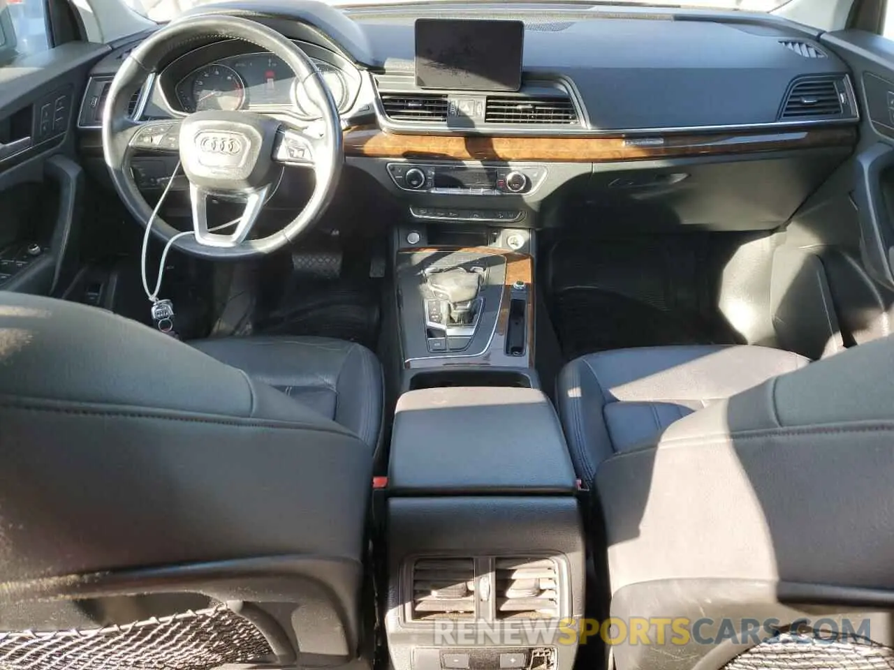 8 Photograph of a damaged car WA1ANAFY6L2021138 AUDI Q5 2020