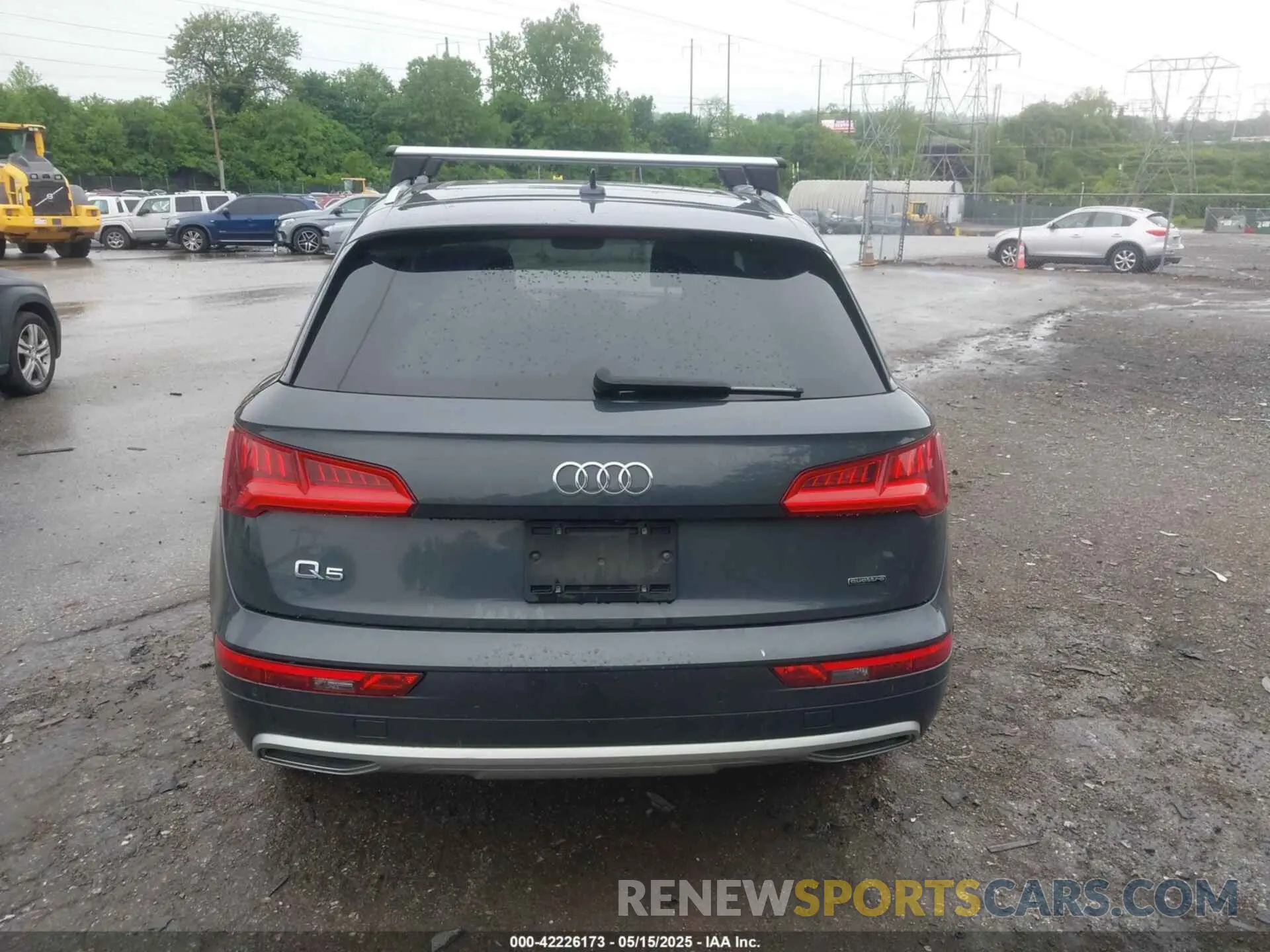 16 Photograph of a damaged car WA1ANAFY6L2042006 AUDI Q5 2020