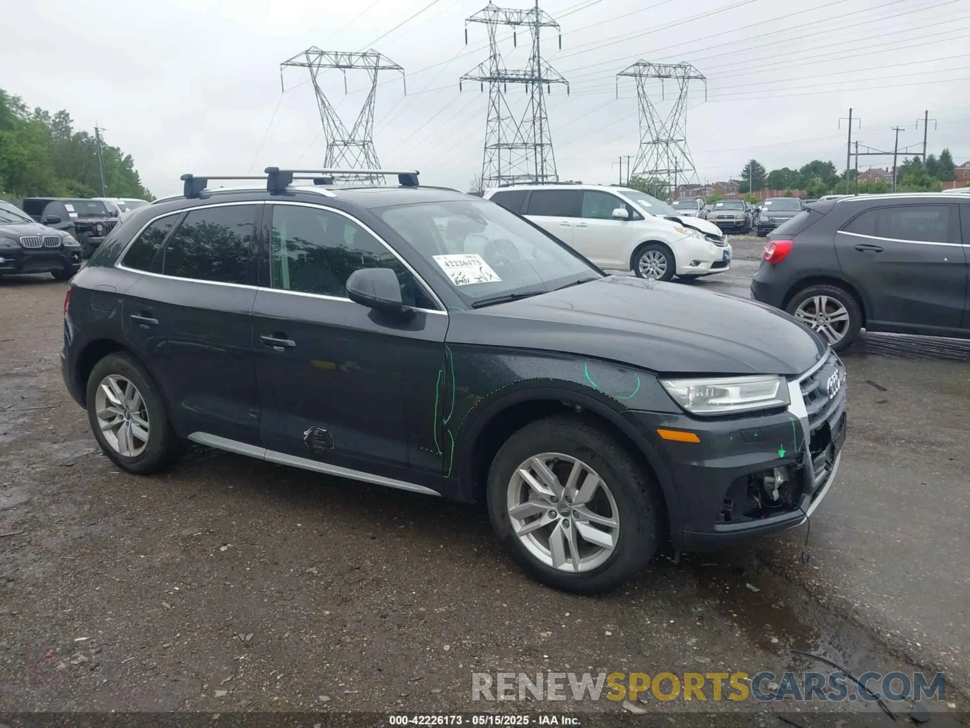 17 Photograph of a damaged car WA1ANAFY6L2042006 AUDI Q5 2020