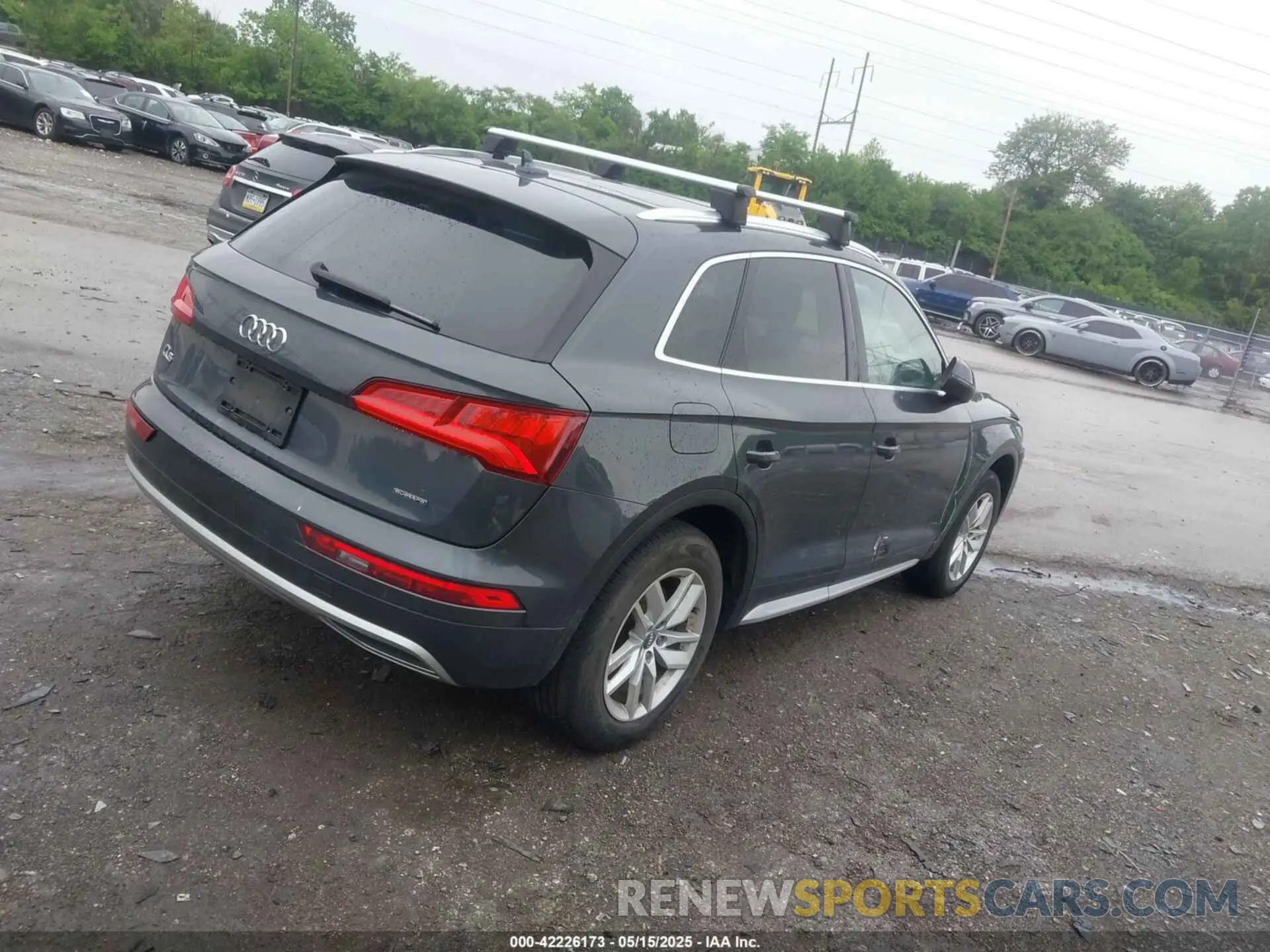 4 Photograph of a damaged car WA1ANAFY6L2042006 AUDI Q5 2020