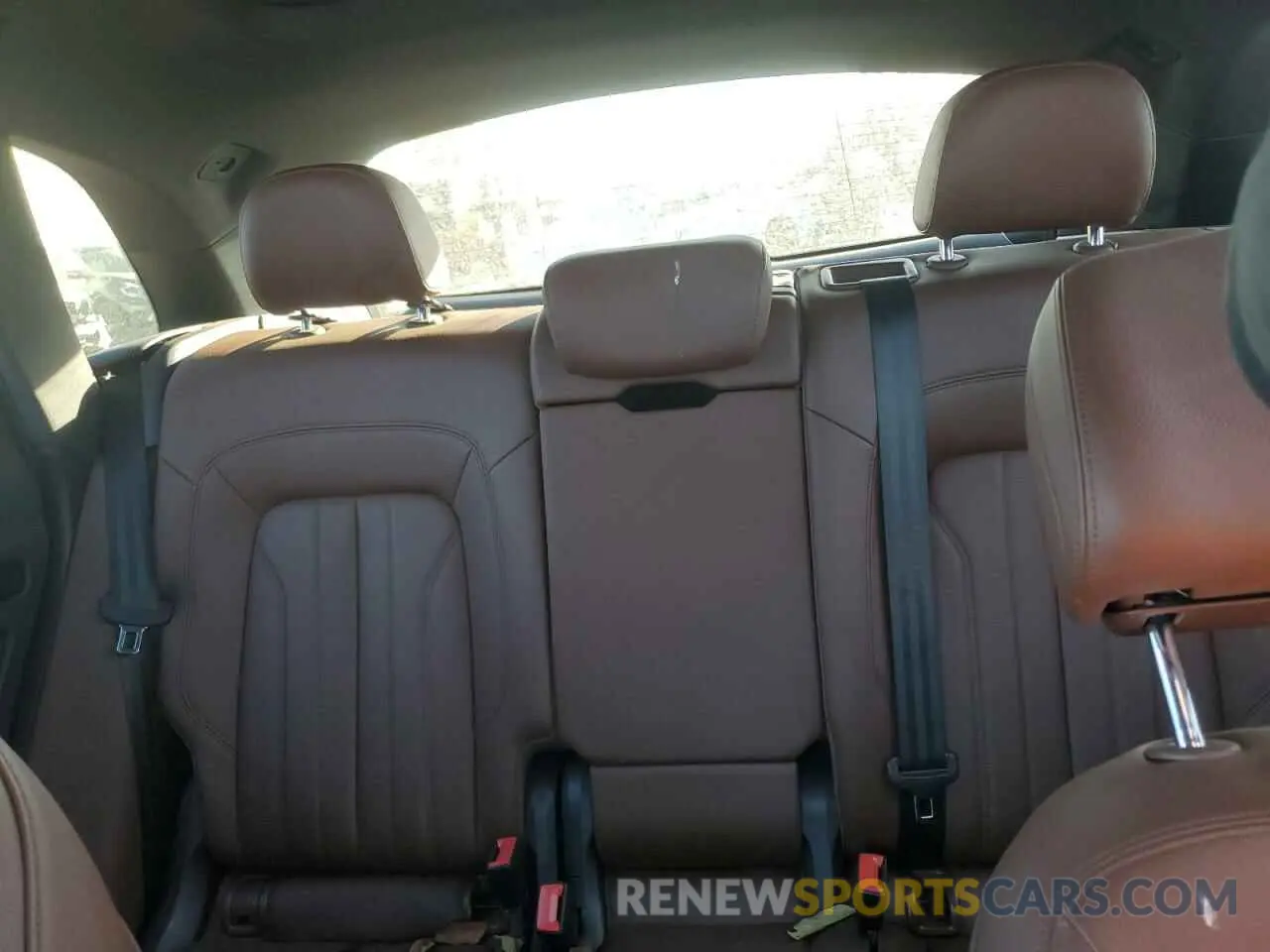 10 Photograph of a damaged car WA1ANAFY6L2043625 AUDI Q5 2020