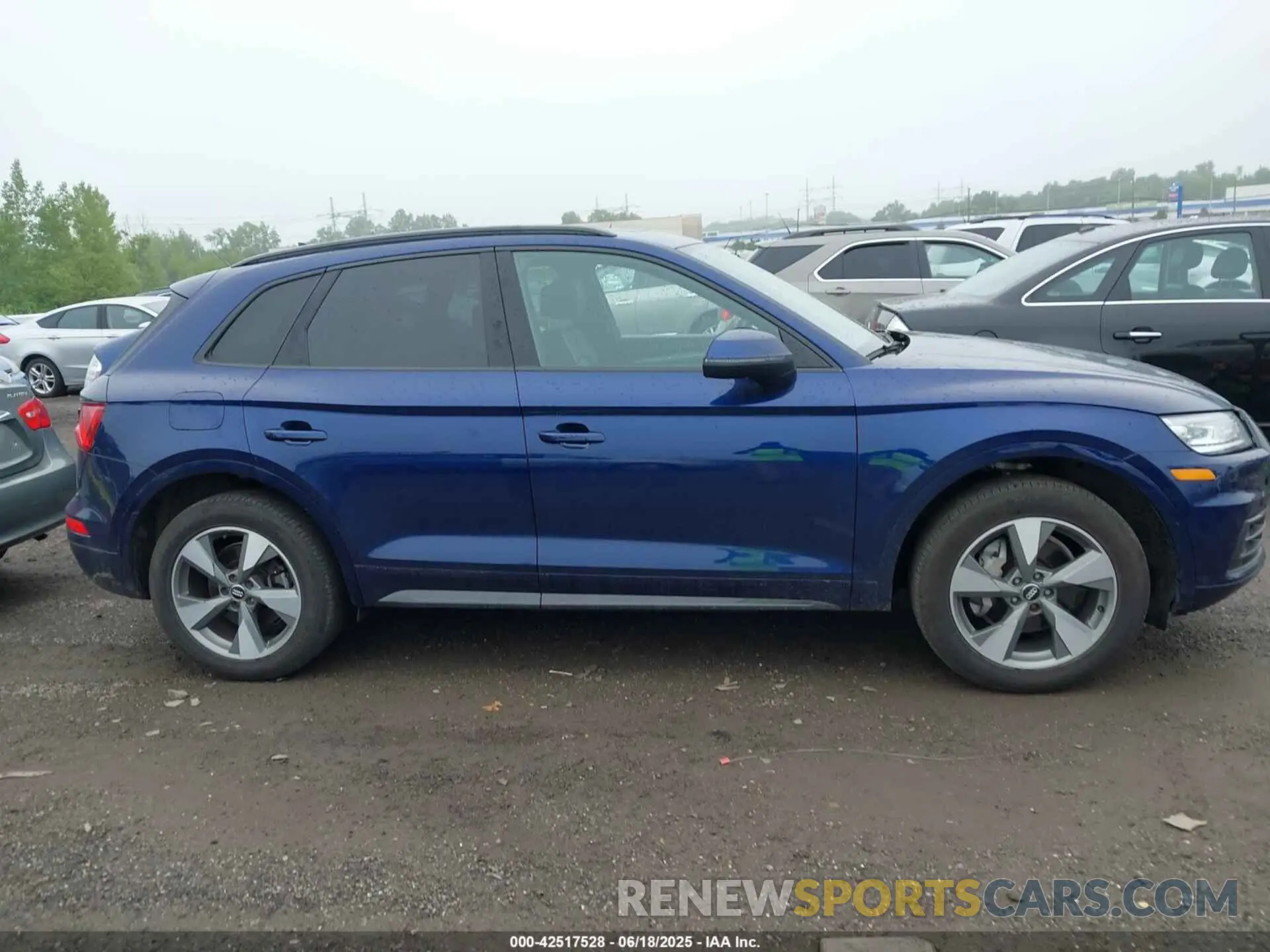 13 Photograph of a damaged car WA1ANAFY6L2075135 AUDI Q5 2020