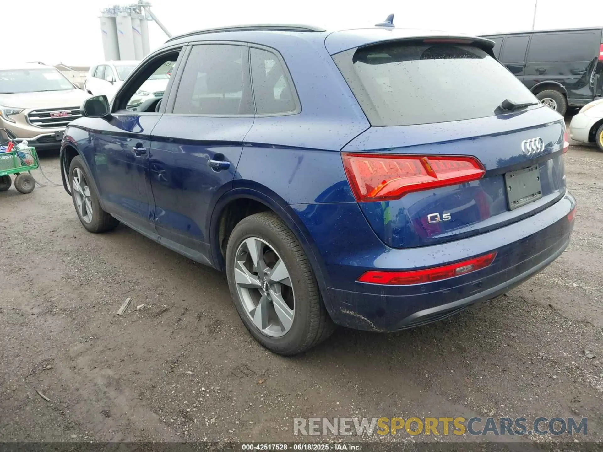 3 Photograph of a damaged car WA1ANAFY6L2075135 AUDI Q5 2020