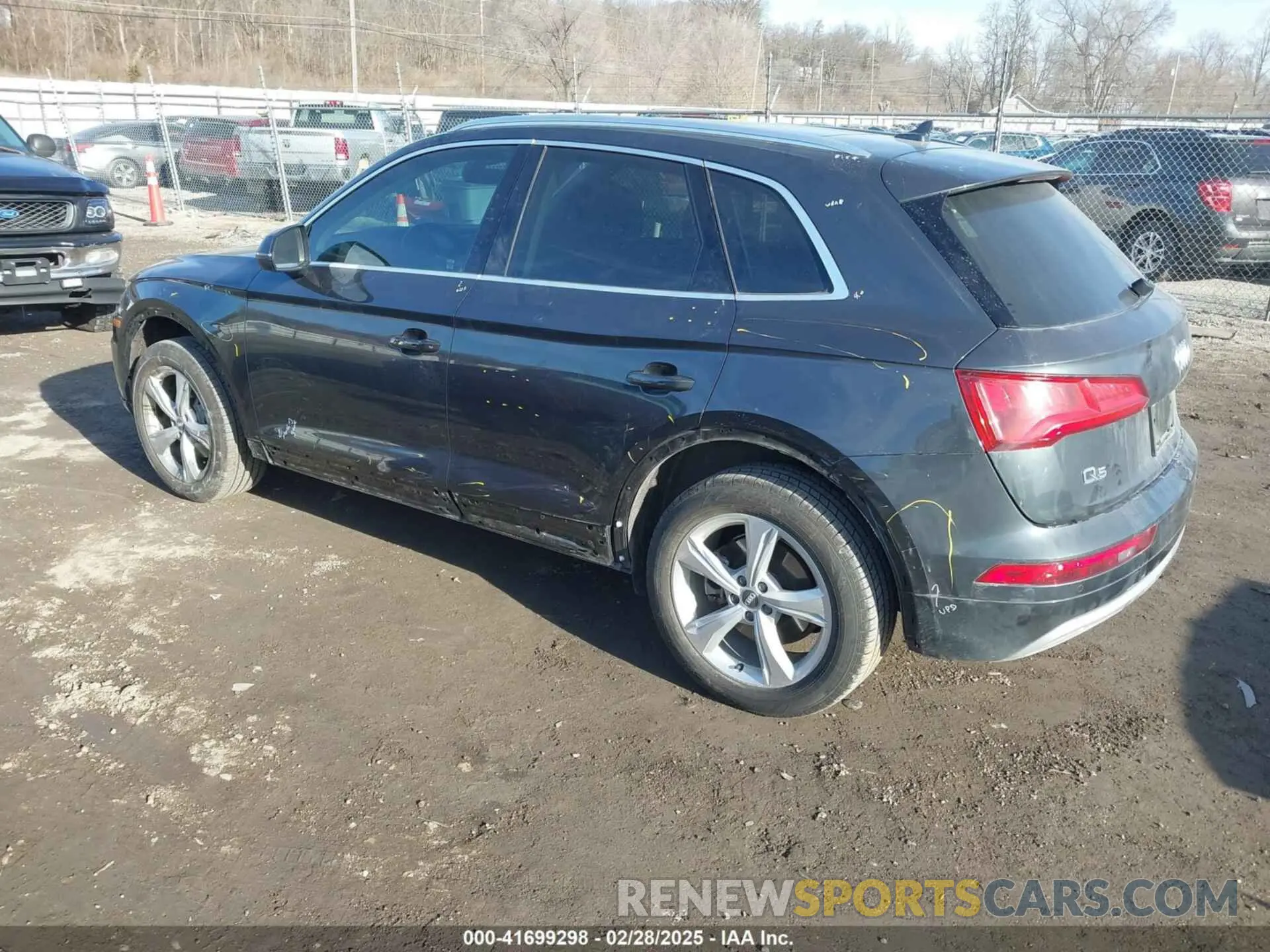3 Photograph of a damaged car WA1ANAFY6L2083087 AUDI Q5 2020