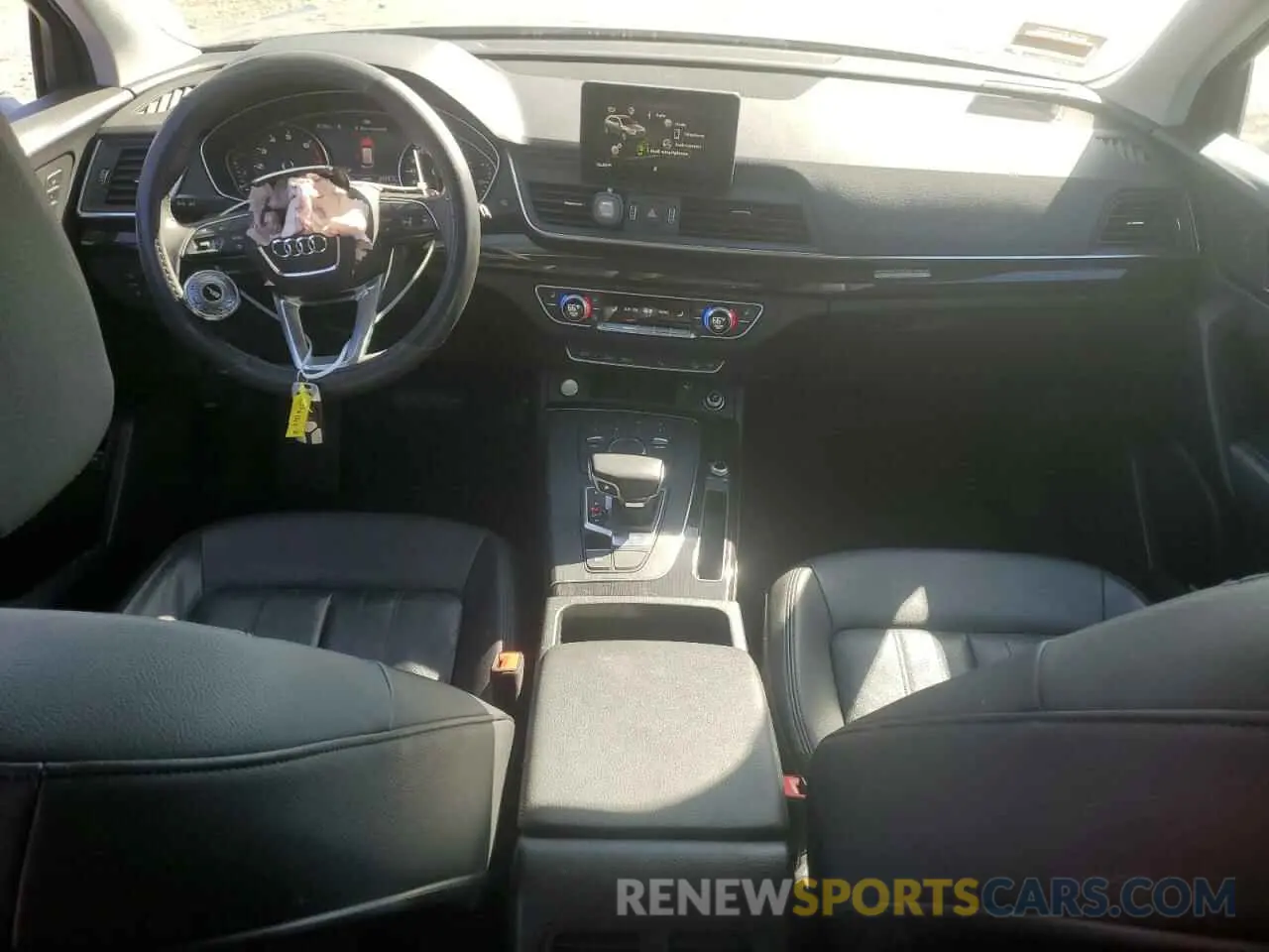 8 Photograph of a damaged car WA1ANAFY7L2022721 AUDI Q5 2020