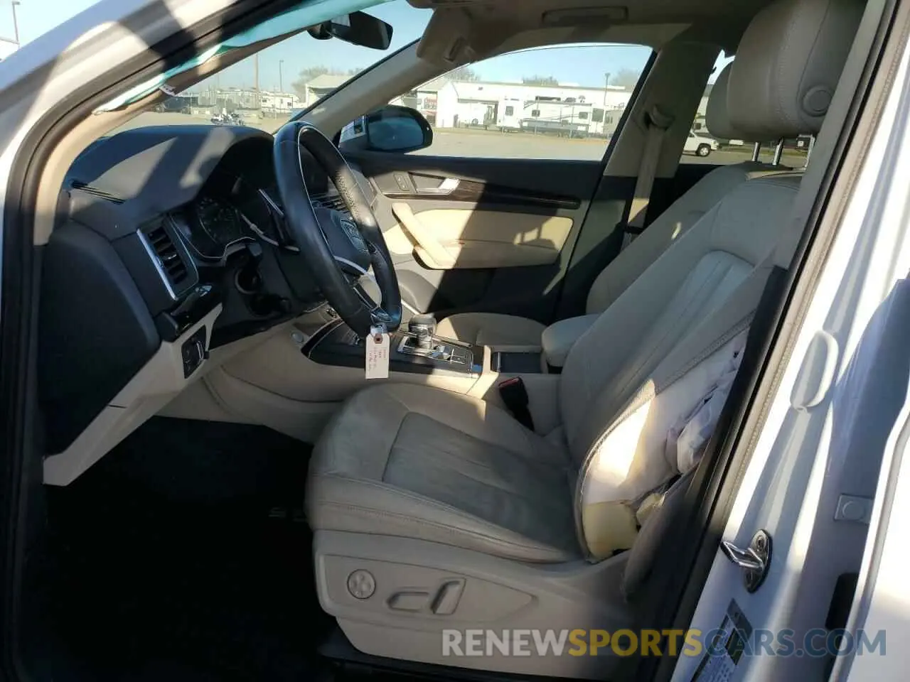 7 Photograph of a damaged car WA1ANAFY7L2037803 AUDI Q5 2020