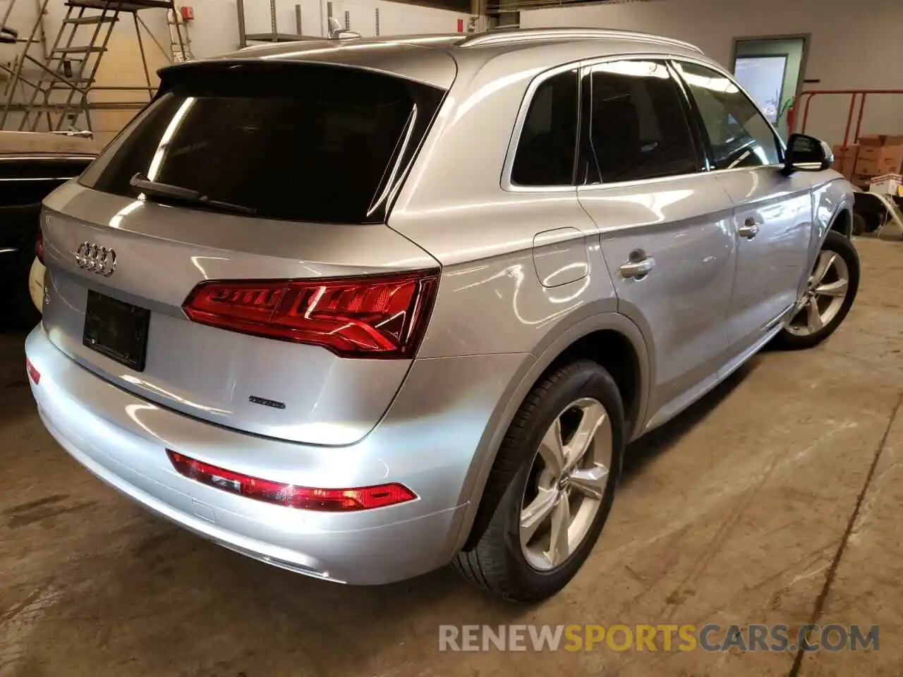 4 Photograph of a damaged car WA1ANAFY7L2098519 AUDI Q5 2020