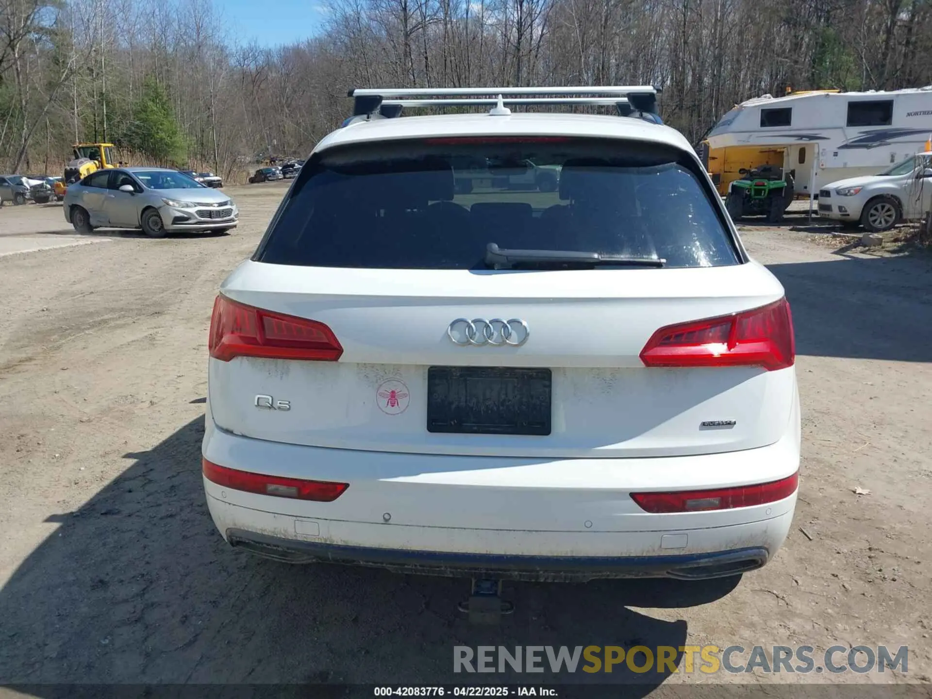 17 Photograph of a damaged car WA1ANAFY7L2111477 AUDI Q5 2020