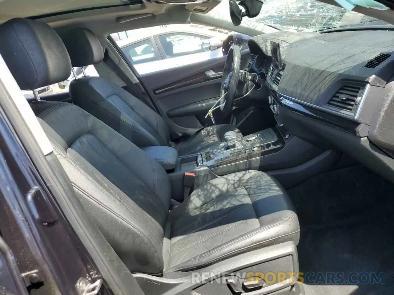 7 Photograph of a damaged car WA1ANAFY8L2016832 AUDI Q5 2020