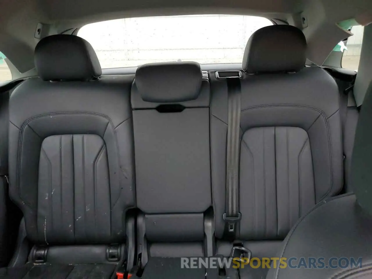10 Photograph of a damaged car WA1ANAFY8L2053198 AUDI Q5 2020
