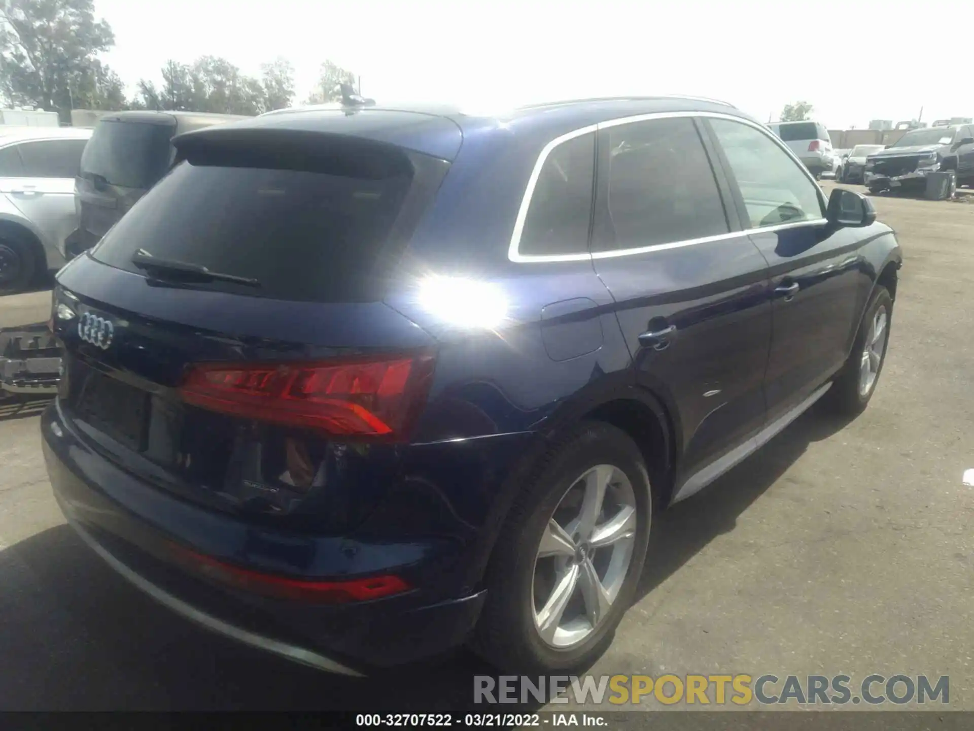 4 Photograph of a damaged car WA1ANAFY8L2078764 AUDI Q5 2020