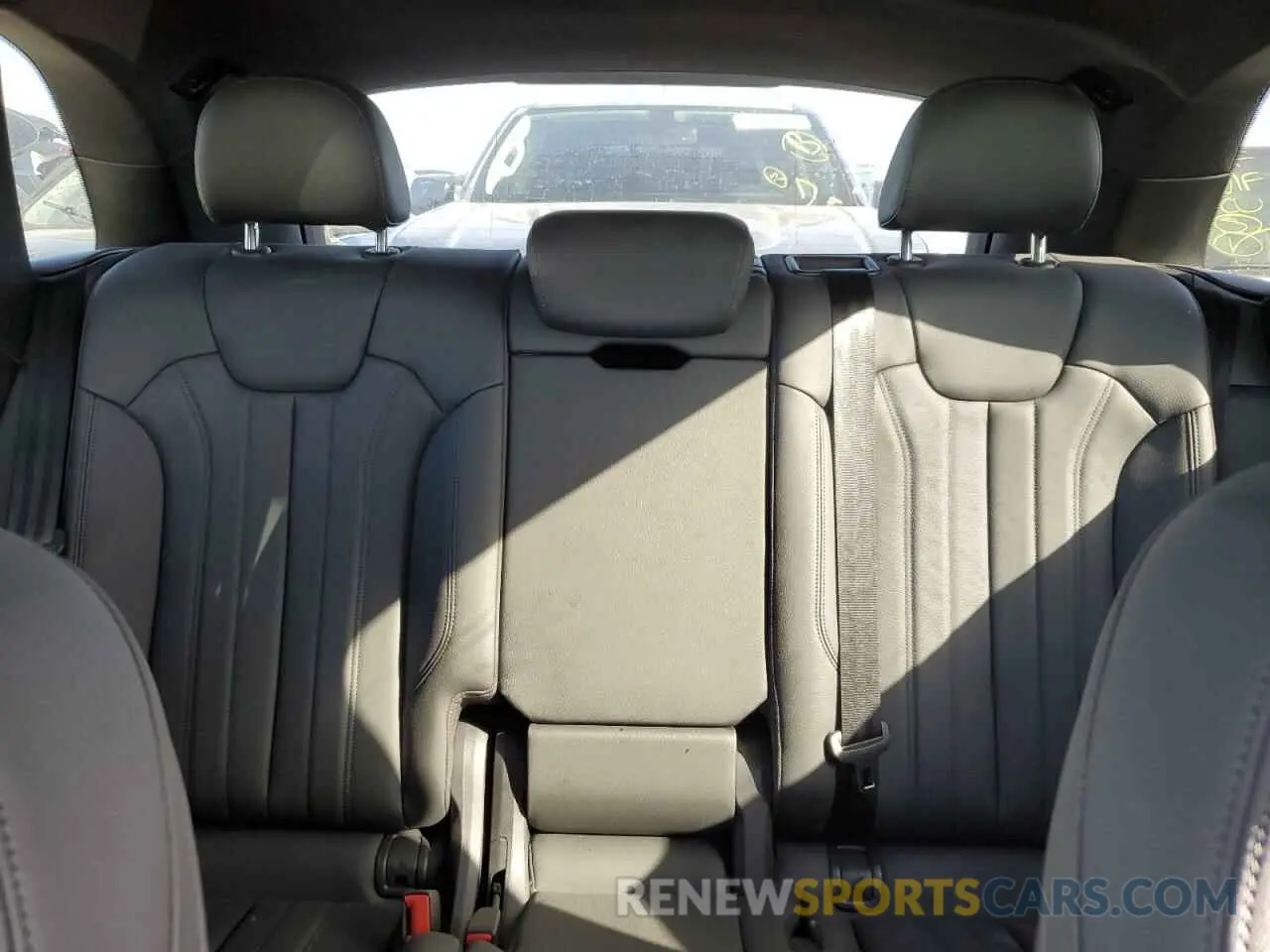 10 Photograph of a damaged car WA1ANAFY8L2113870 AUDI Q5 2020