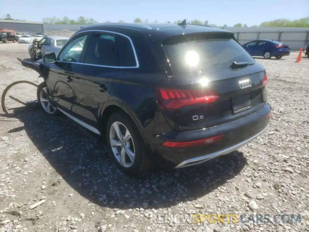 3 Photograph of a damaged car WA1ANAFY9L2014023 AUDI Q5 2020