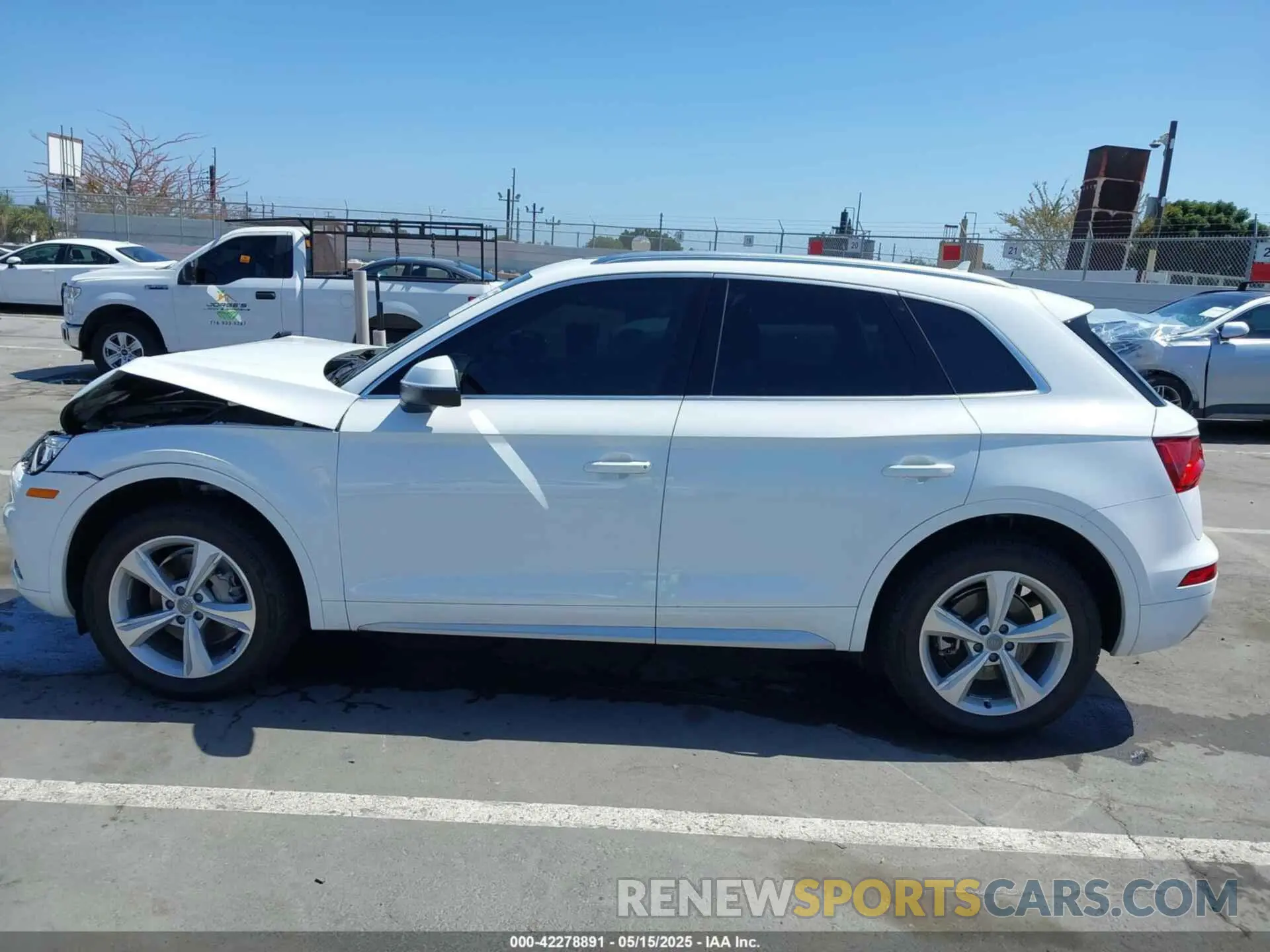 14 Photograph of a damaged car WA1ANAFY9L2029945 AUDI Q5 2020