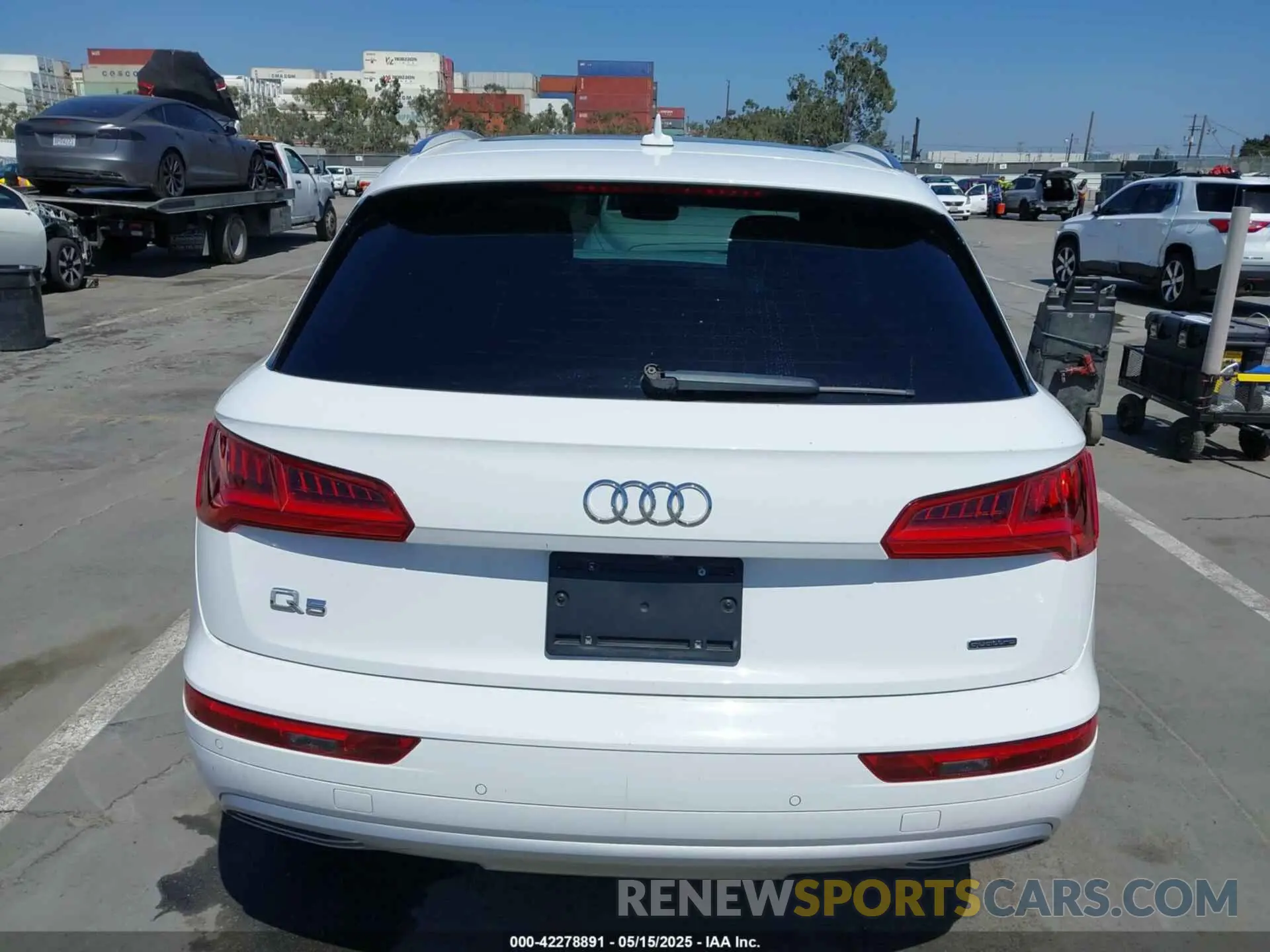 16 Photograph of a damaged car WA1ANAFY9L2029945 AUDI Q5 2020