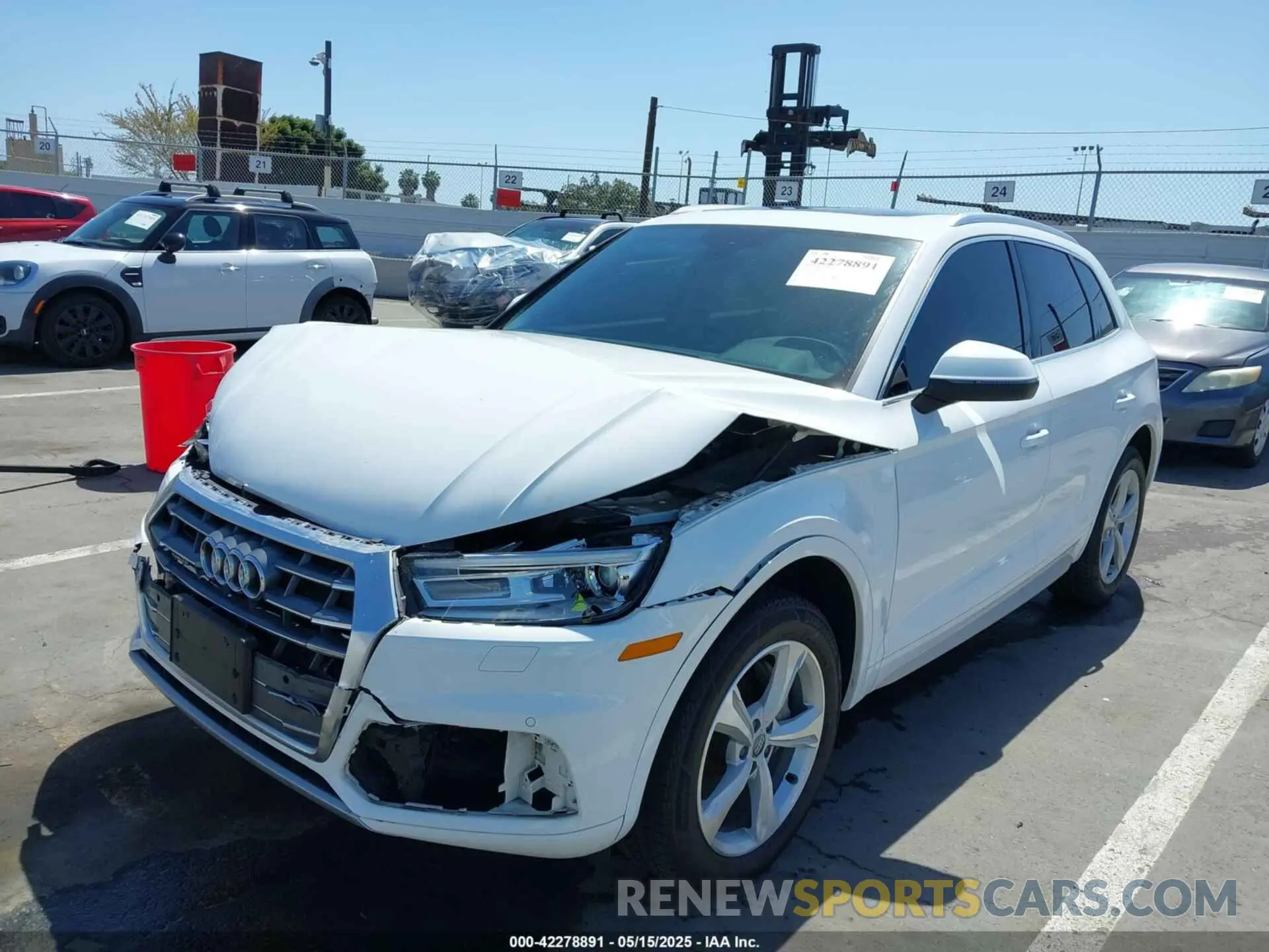 6 Photograph of a damaged car WA1ANAFY9L2029945 AUDI Q5 2020