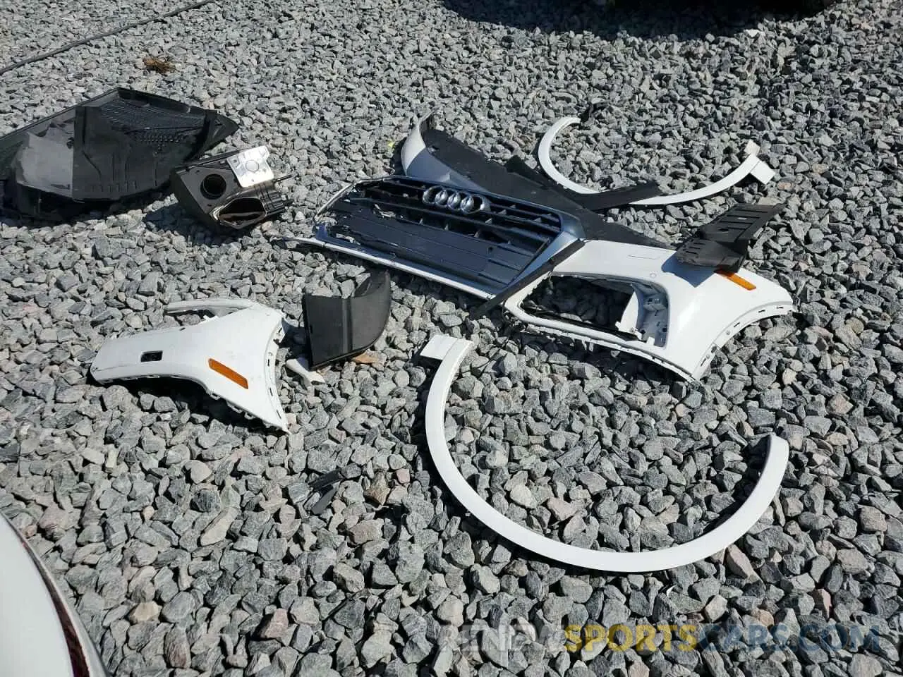 13 Photograph of a damaged car WA1ANAFY9L2064002 AUDI Q5 2020