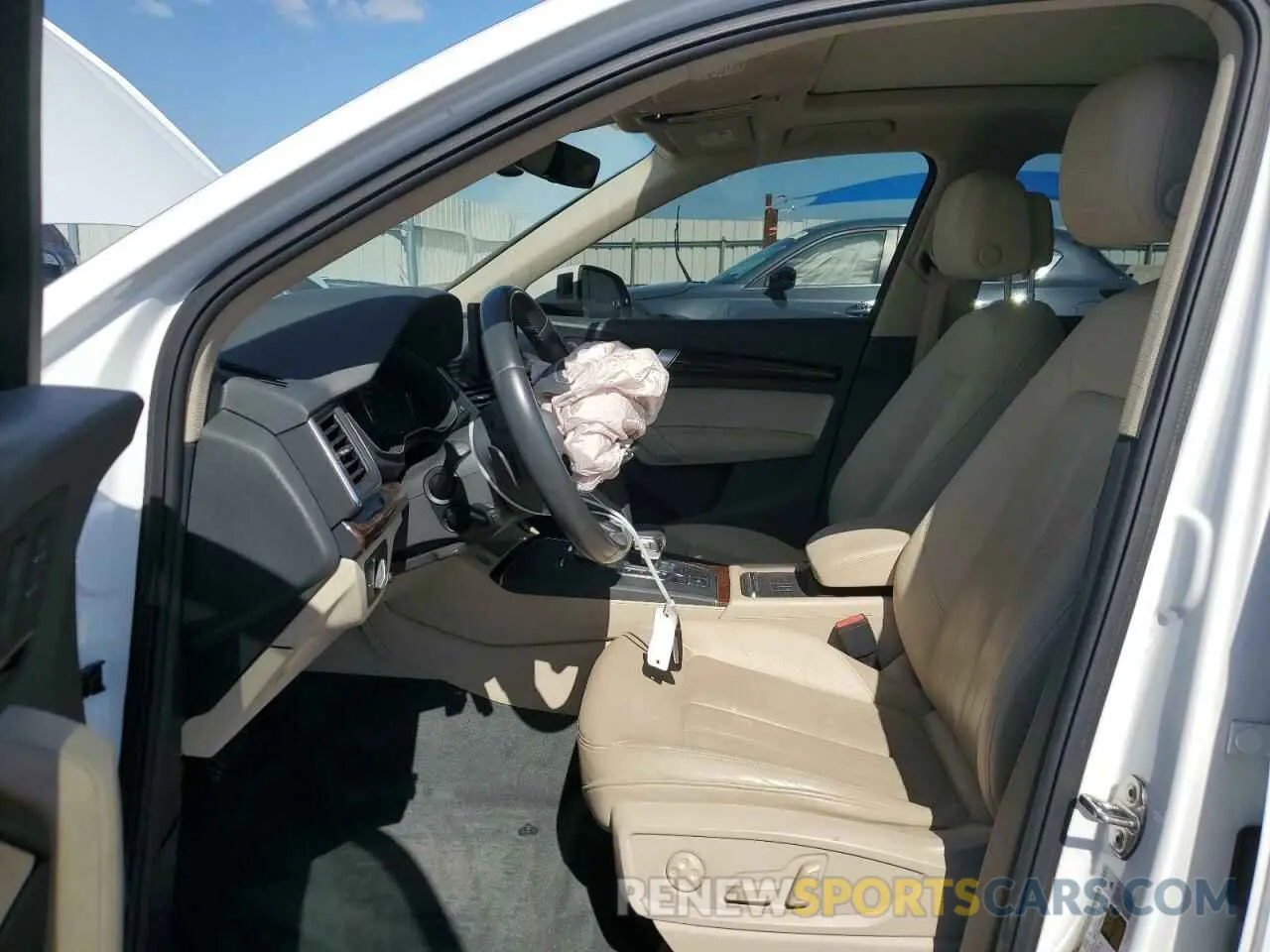 7 Photograph of a damaged car WA1ANAFY9L2064002 AUDI Q5 2020