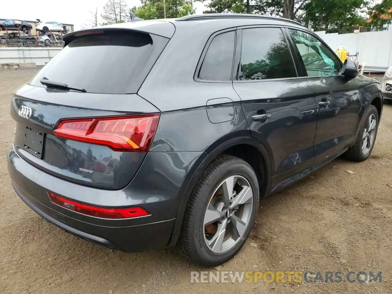 4 Photograph of a damaged car WA1ANAFY9L2076490 AUDI Q5 2020