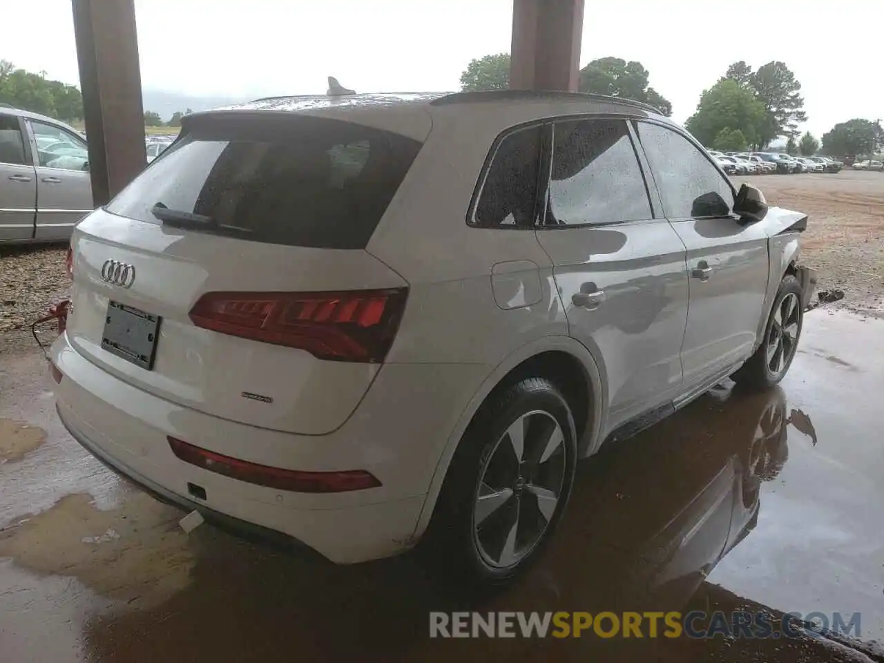 4 Photograph of a damaged car WA1ANAFY9L2083696 AUDI Q5 2020