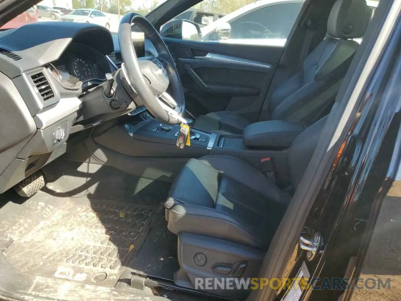 7 Photograph of a damaged car WA1ANAFY9L2085142 AUDI Q5 2020