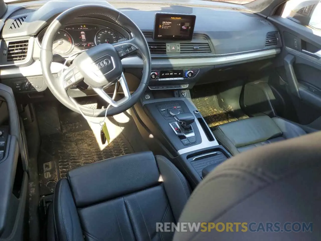 8 Photograph of a damaged car WA1ANAFY9L2085142 AUDI Q5 2020