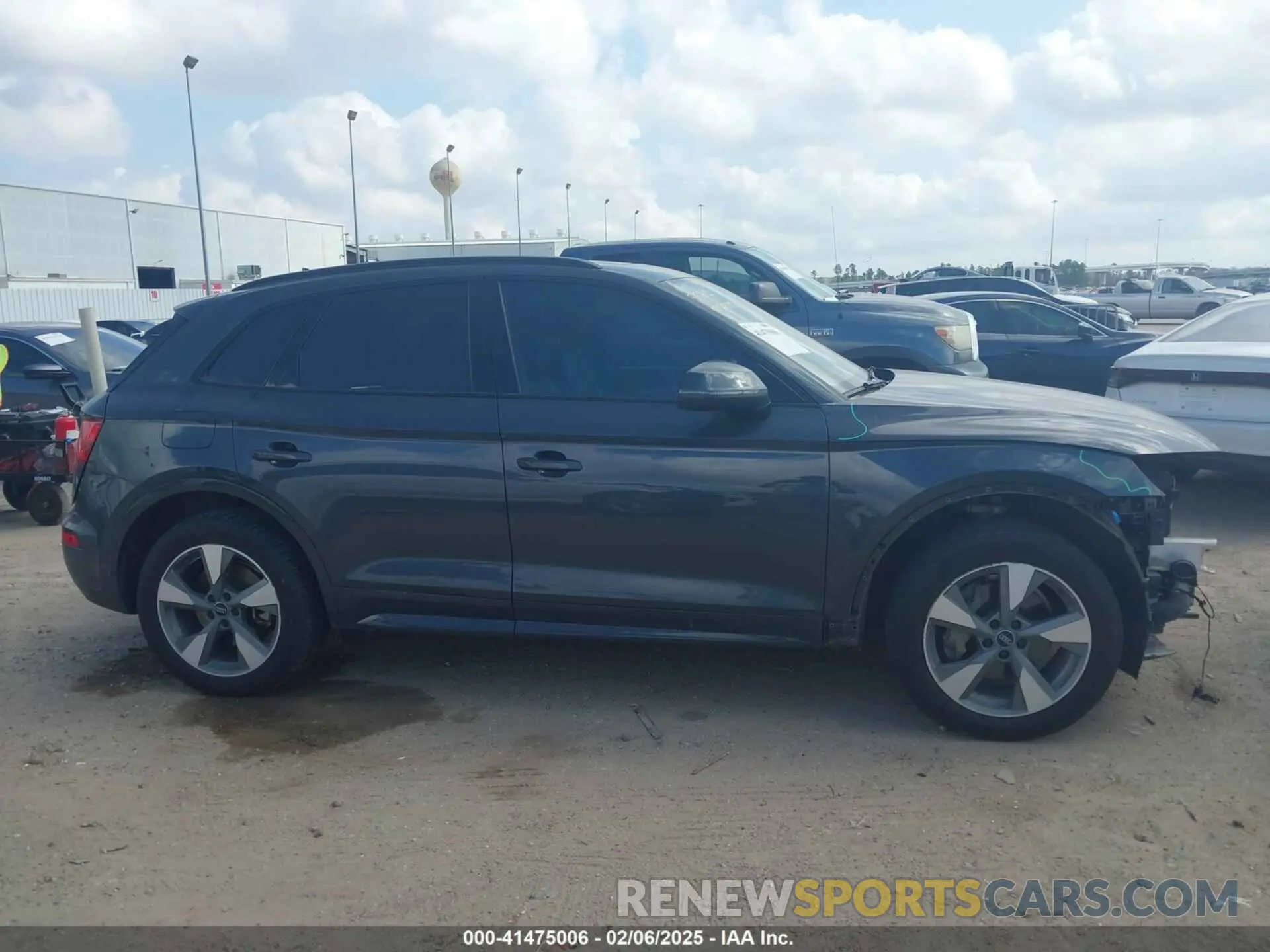 14 Photograph of a damaged car WA1ANAFY9L2108404 AUDI Q5 2020