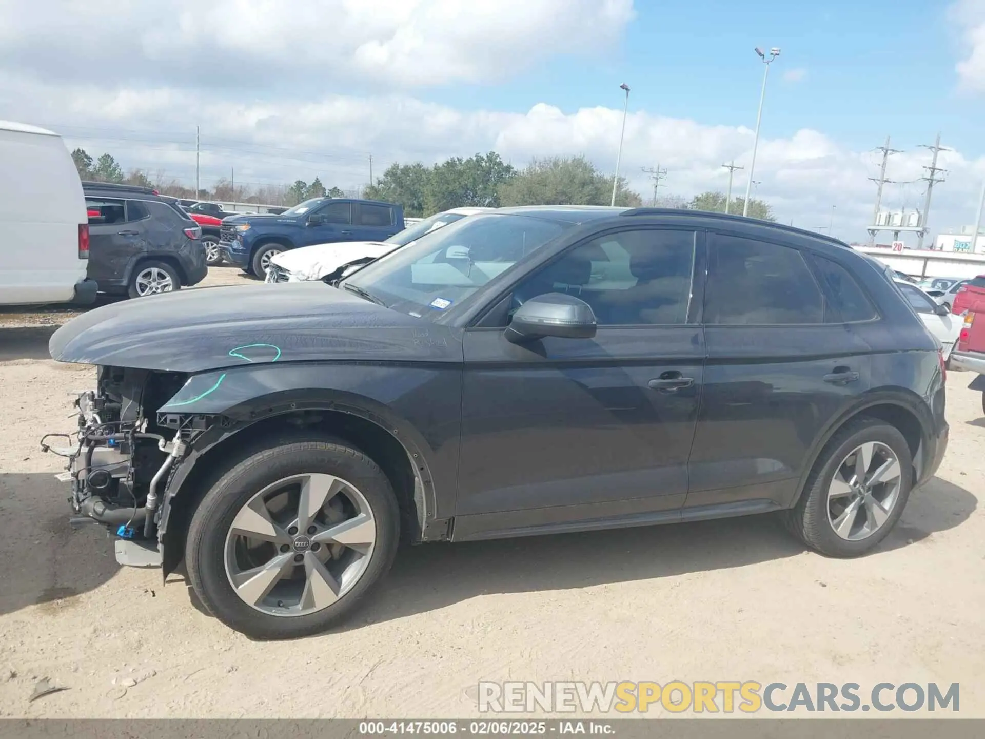 15 Photograph of a damaged car WA1ANAFY9L2108404 AUDI Q5 2020
