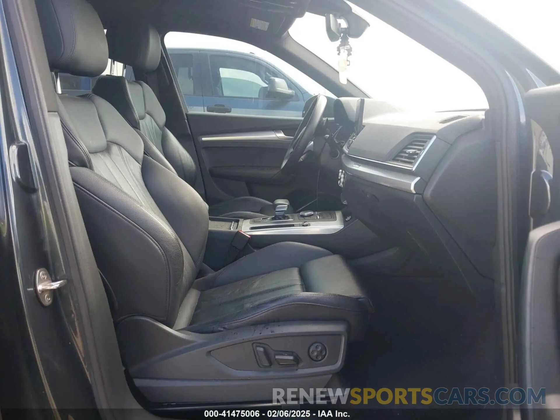 5 Photograph of a damaged car WA1ANAFY9L2108404 AUDI Q5 2020