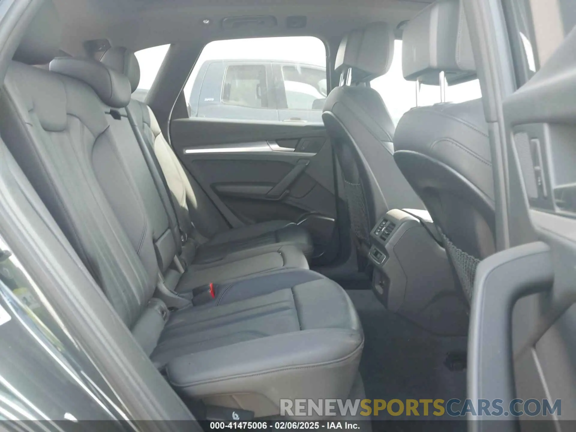 8 Photograph of a damaged car WA1ANAFY9L2108404 AUDI Q5 2020
