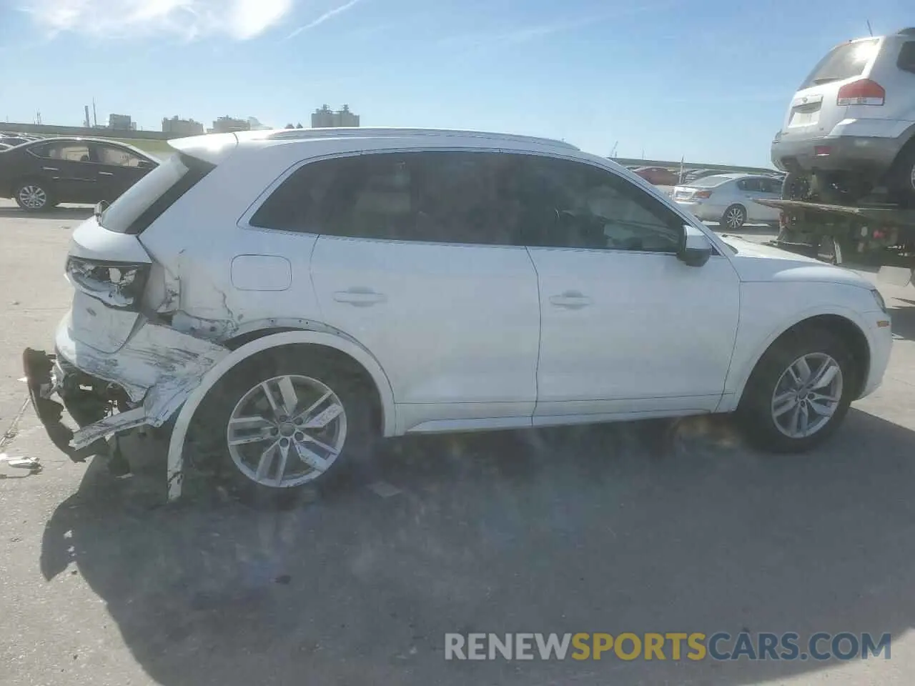 3 Photograph of a damaged car WA1ANAFY9L2113778 AUDI Q5 2020