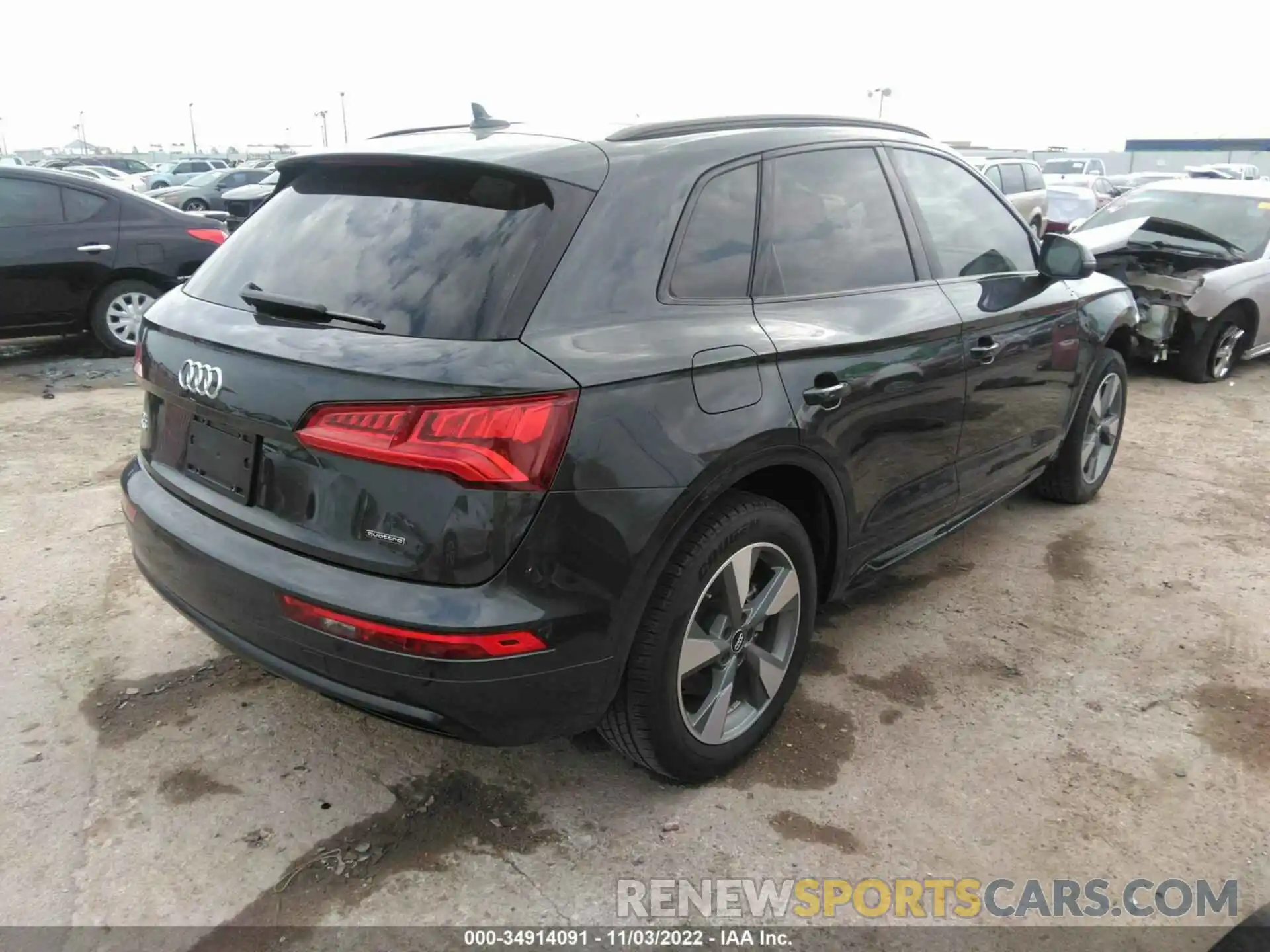 4 Photograph of a damaged car WA1ANAFY9L2114929 AUDI Q5 2020