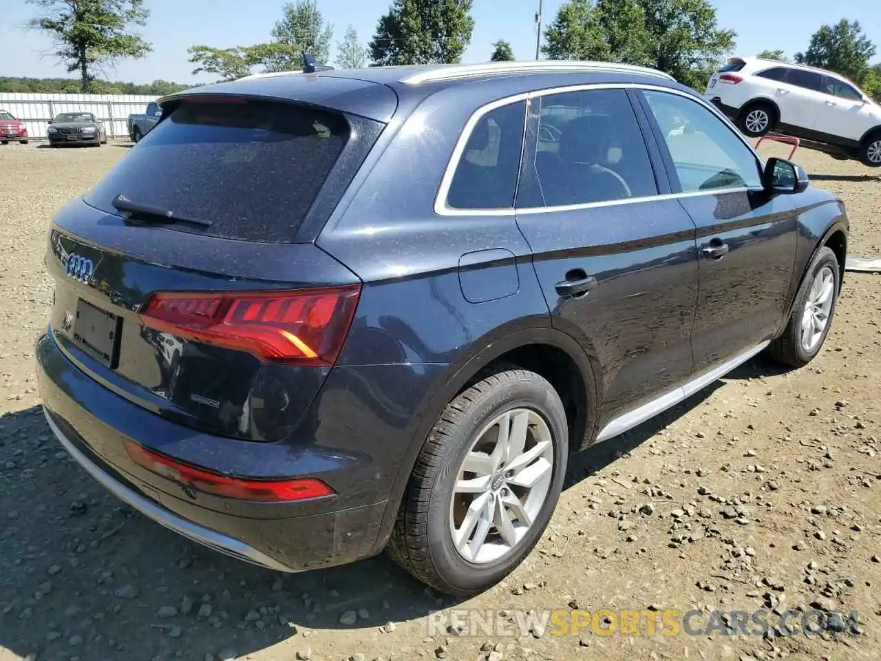 4 Photograph of a damaged car WA1ANAFYXL2031090 AUDI Q5 2020