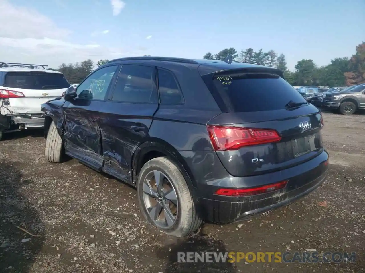 3 Photograph of a damaged car WA1ANAFYXL2077020 AUDI Q5 2020