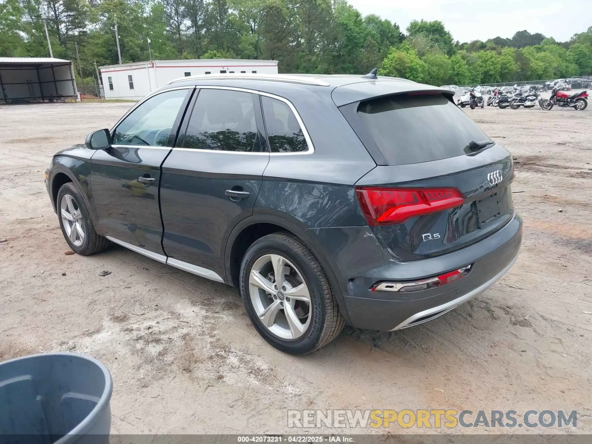 3 Photograph of a damaged car WA1ANAFYXL2084324 AUDI Q5 2020