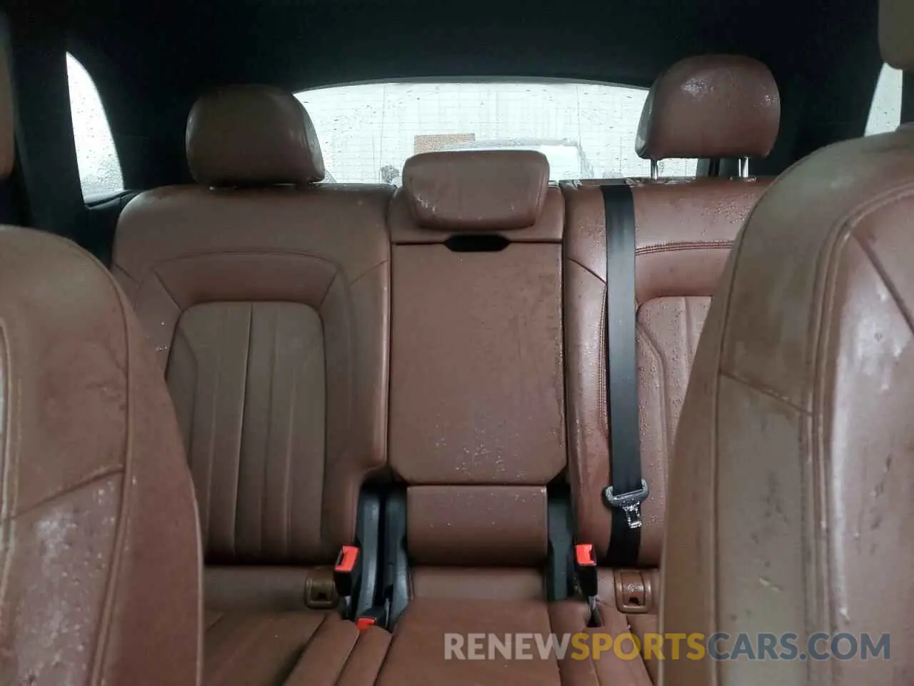 10 Photograph of a damaged car WA1ANAFYXL2087174 AUDI Q5 2020
