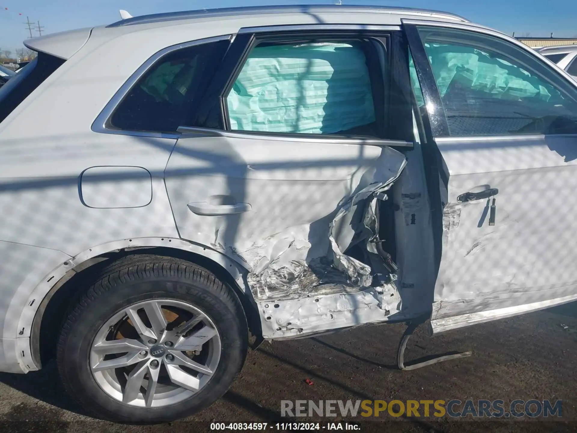 6 Photograph of a damaged car WA1ANAFYXL2094674 AUDI Q5 2020