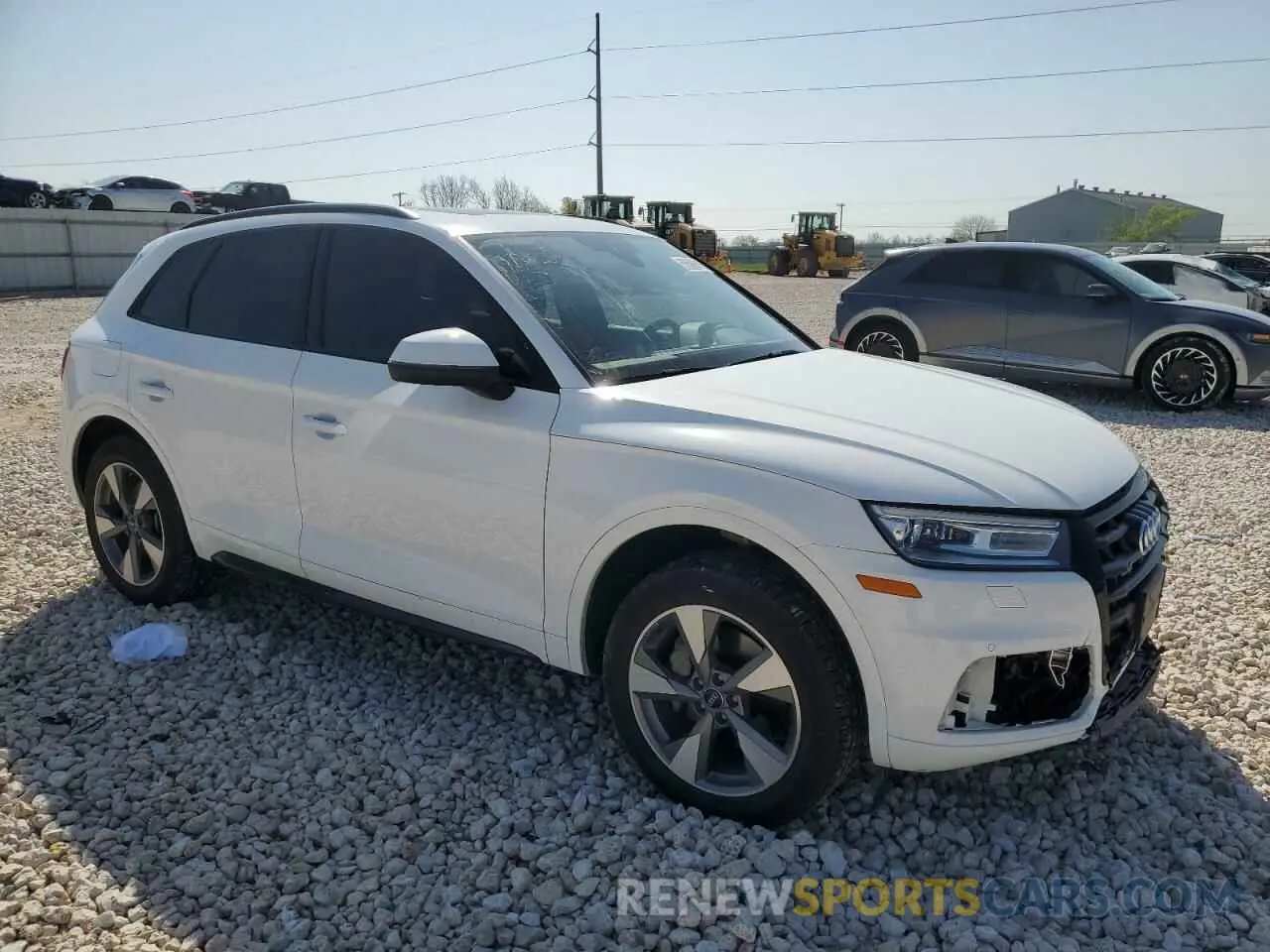 4 Photograph of a damaged car WA1ANAFYXL2108850 AUDI Q5 2020