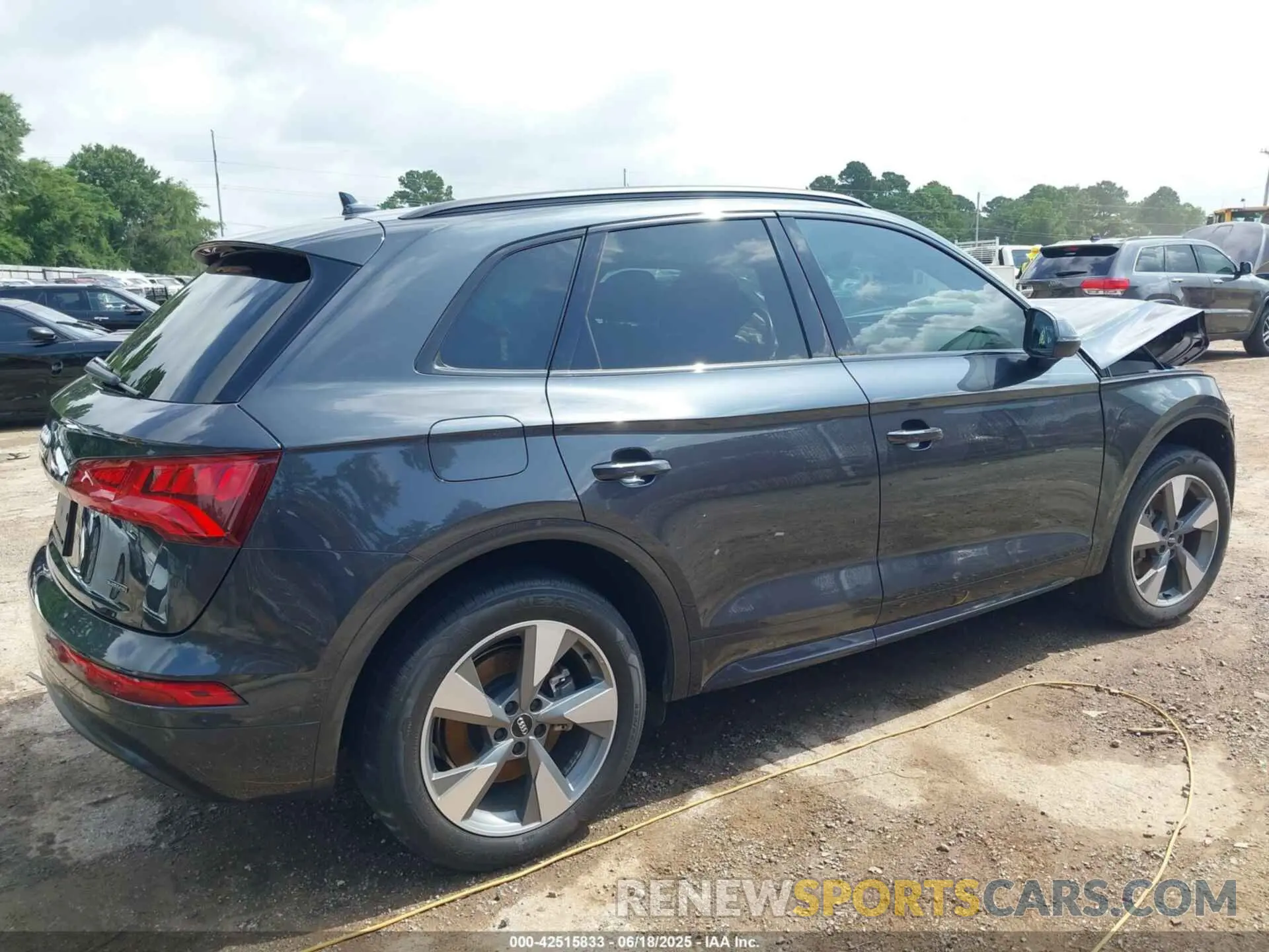 4 Photograph of a damaged car WA1ANASY7L2112421 AUDI Q5 2020