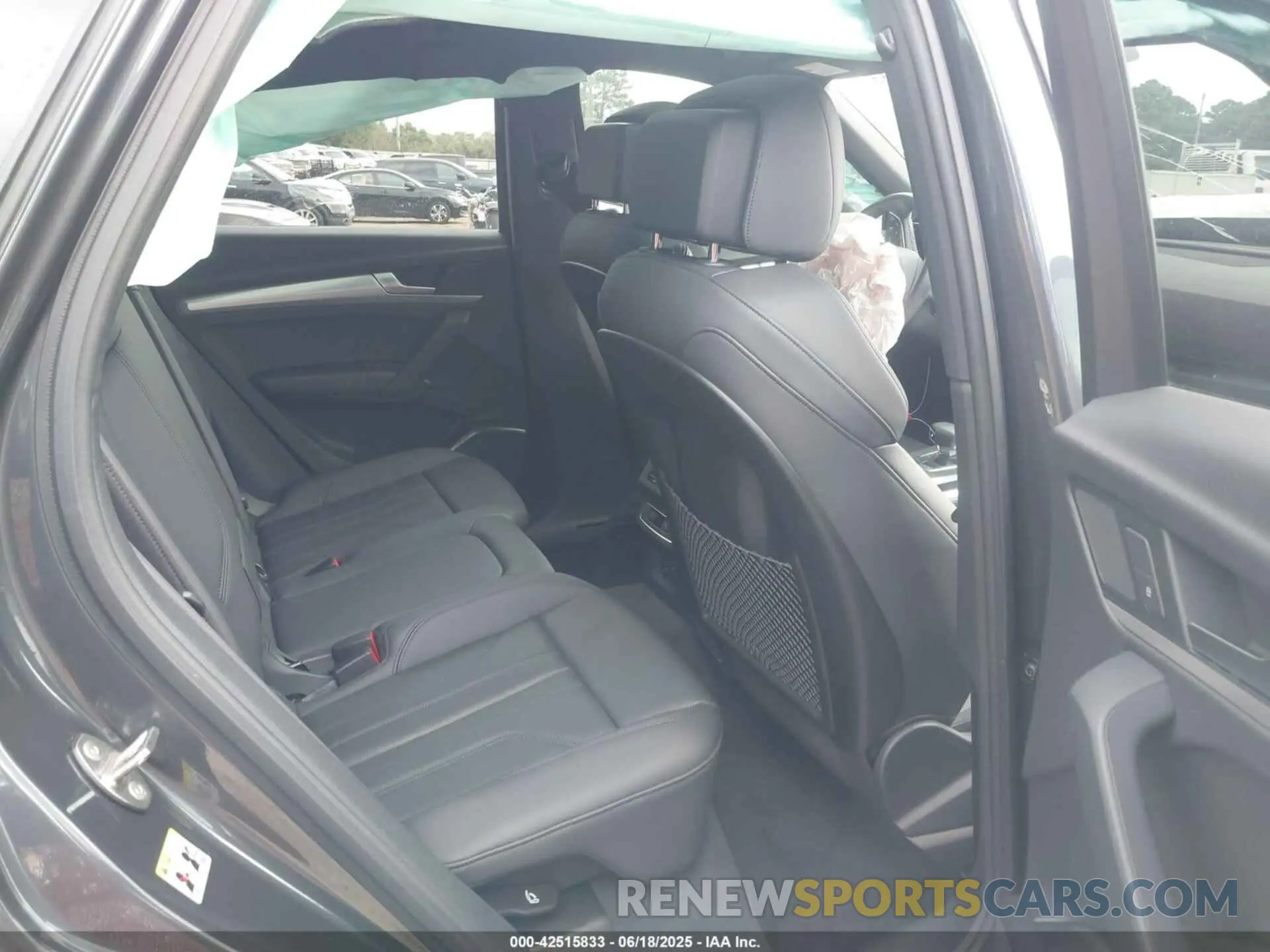 8 Photograph of a damaged car WA1ANASY7L2112421 AUDI Q5 2020