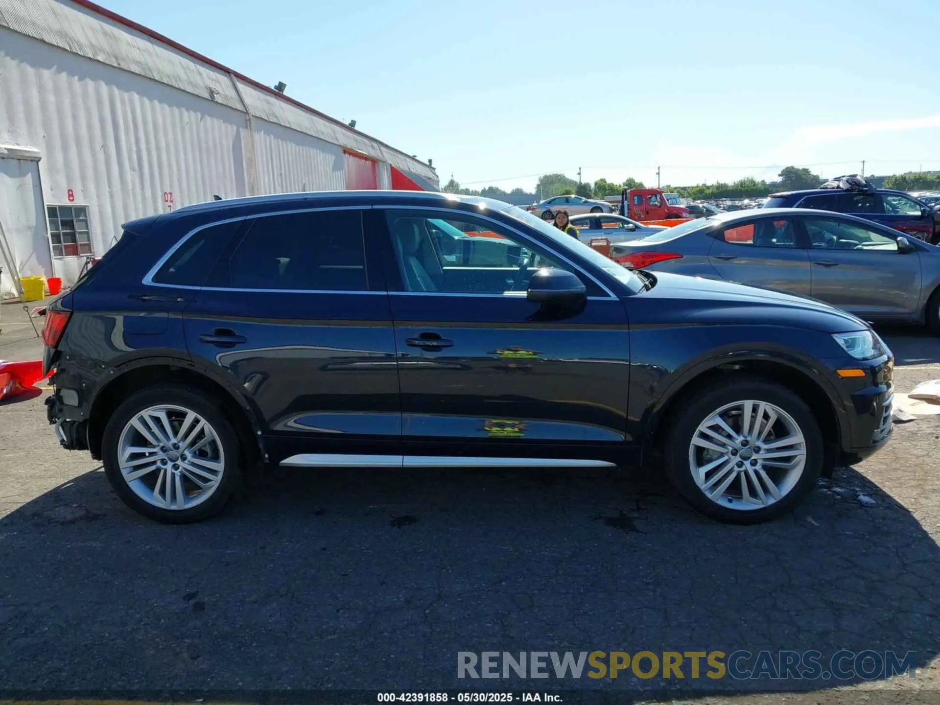 14 Photograph of a damaged car WA1BNAFY0L2020863 AUDI Q5 2020